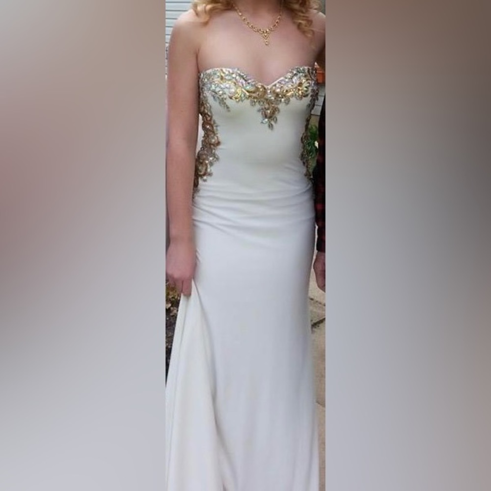 Gorgeous formal dress